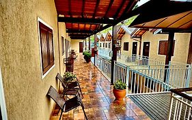 Chalés Galinha Da Roça